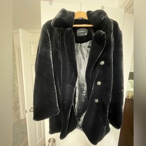 OLIVACEOUS Size Large Faux Fur Coat